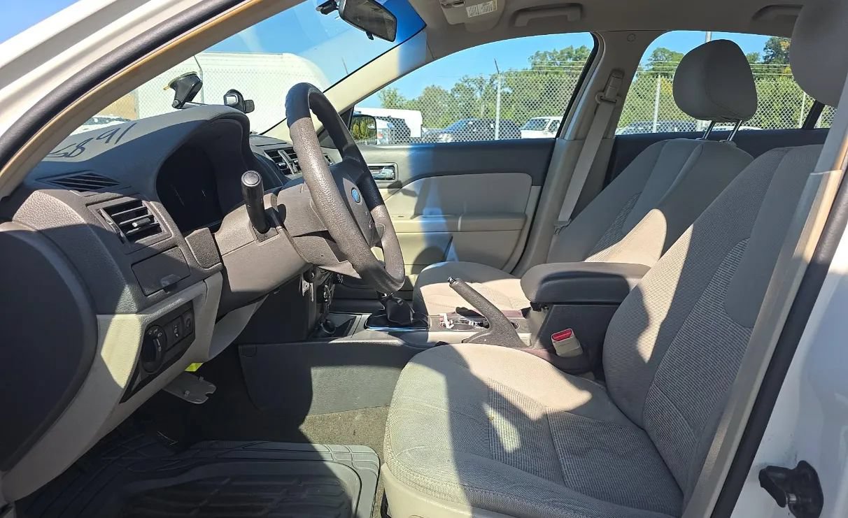 Used 2012 Ford Fusion S FWD image 5