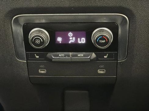 Used 2023 Chevrolet Tahoe Z71 w/ Luxury Package AWD/4WD image 39