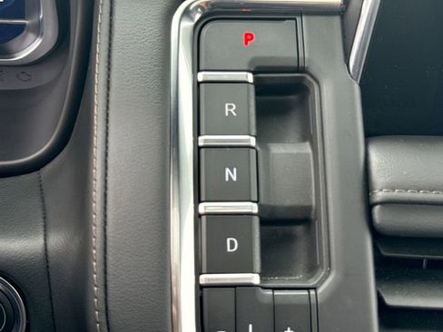 Used 2024 Chevrolet Tahoe High Country AWD/4WD image 20