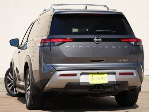 Used 2022 Nissan Pathfinder Platinum w/ Lighting Package (N93) FWD image 5