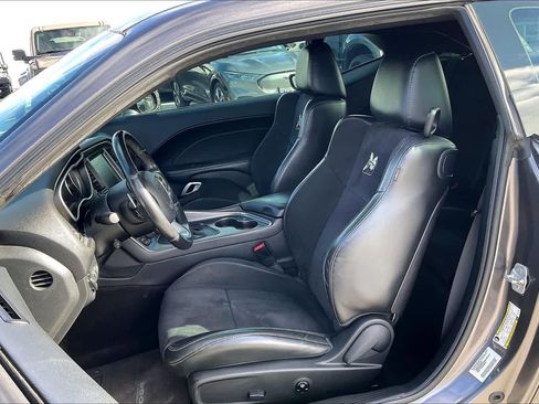Used 2016 Dodge Challenger R/T Scat Pack RWD image 11