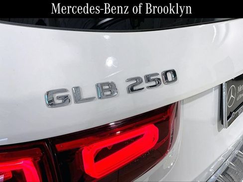 Certified 2023 Mercedes-Benz GLB 250 4MATIC image 9