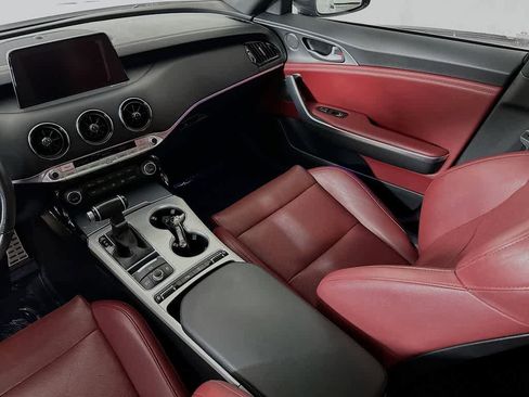 Used 2019 Kia Stinger GT1 RWD image 11