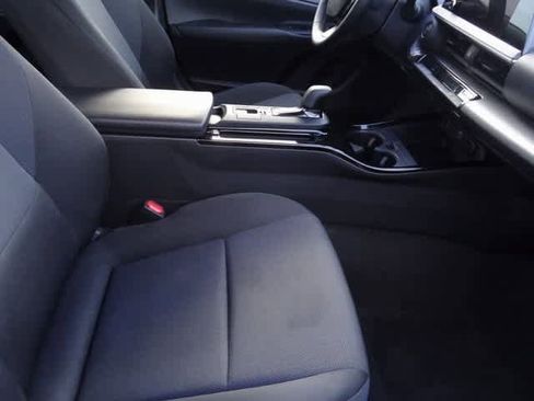 Used 2024 Toyota Prius LE image 22