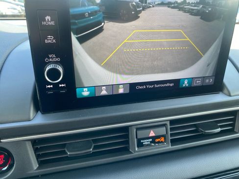 Certified 2025 Honda Pilot Touring image 23
