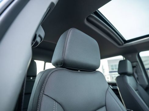 Used 2024 GMC Sierra 1500 SLT image 21