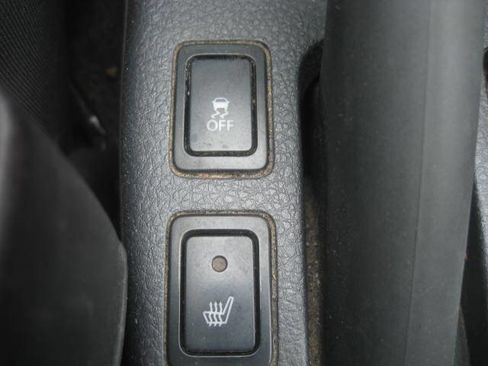 Used 2012 Suzuki SX4 Premium image 25