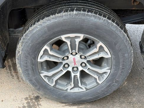 Used 2022 GMC Sierra 1500 SLT w/ SLT Convenience Package AWD/4WD image 19