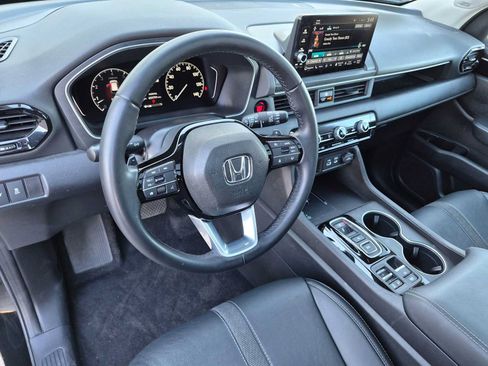 Certified 2023 Honda Pilot Touring image 2