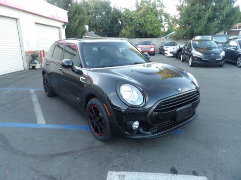 Used 2017 MINI Cooper Clubman ALL4 AWD/4WD image 2