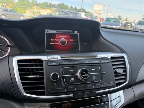 Used 2013 Honda Accord LX image 26