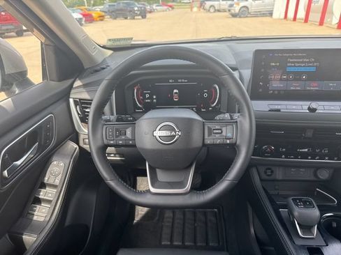 Used 2025 Nissan Rogue Platinum AWD/4WD image 29