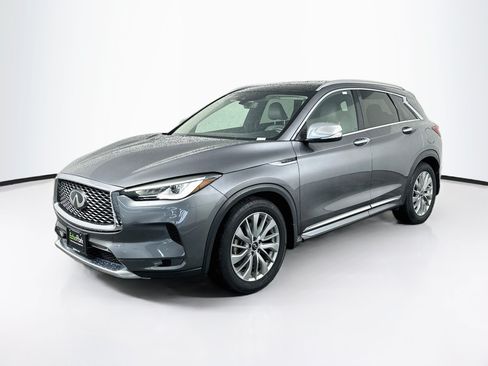 Used 2023 INFINITI QX50 Luxe w/ Accent Package AWD/4WD image 3