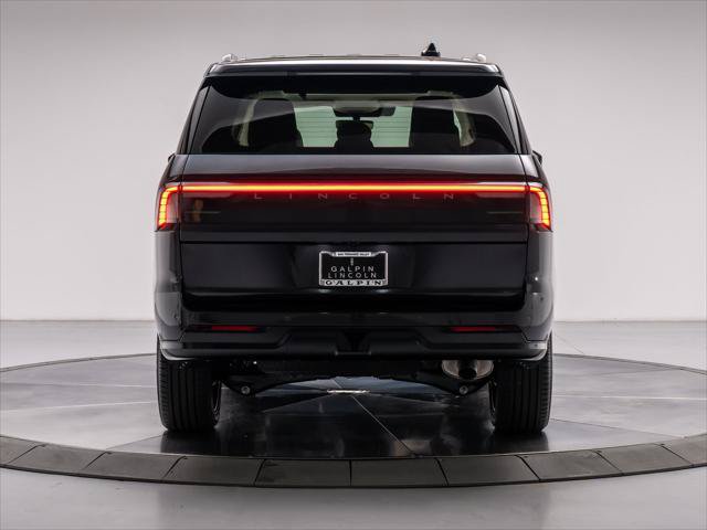 New 2027 Lincoln Navigator Reserve w/ Jet Appearance Package AWD/4WD image 4