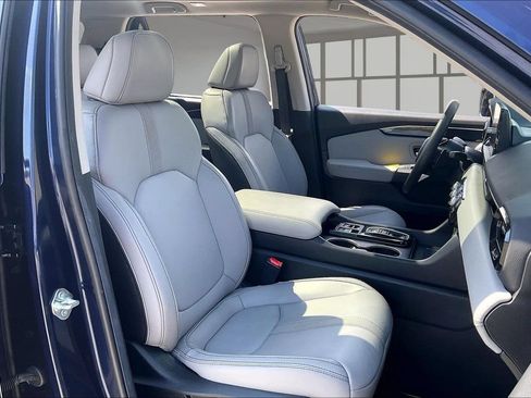 Certified 2025 Honda Pilot Touring image 29