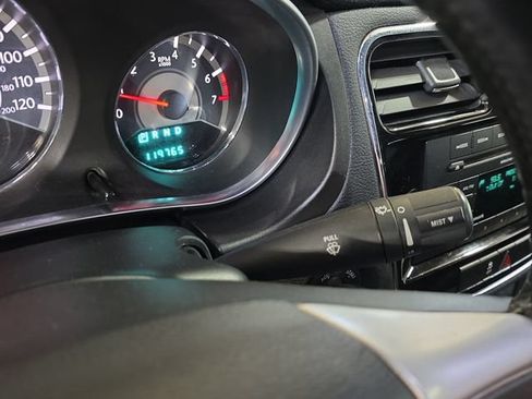 Used 2012 Chrysler 200 Touring FWD image 31