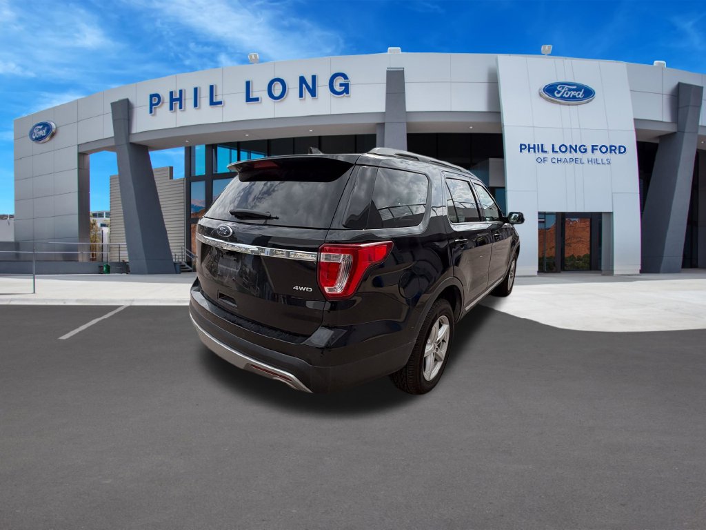 Used 2017 Ford Explorer XLT w/ Equipment Group 202A AWD/4WD image 5