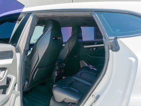 Used 2019 Lamborghini Urus AWD/4WD image 68