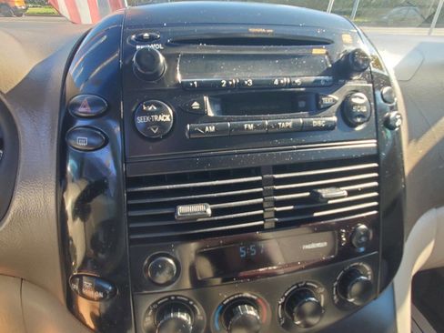 Used 2004 Toyota Sienna LE image 17