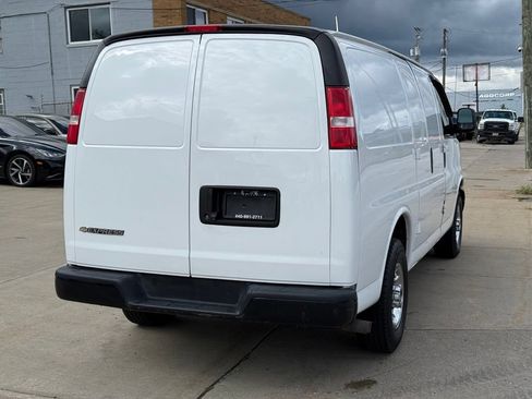 Used 2019 Chevrolet Express 2500 w/ Driver Convenience Package RWD image 7