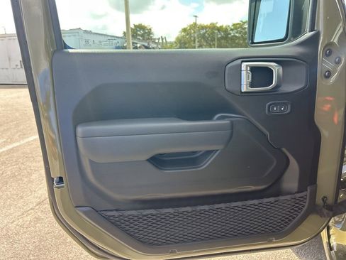 New 2026 Jeep Gladiator Sport AWD/4WD image 32