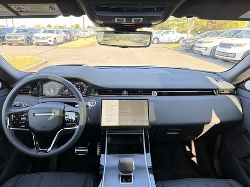 New 2026 Land Rover Range Rover Evoque Hoxton AWD/4WD image 18