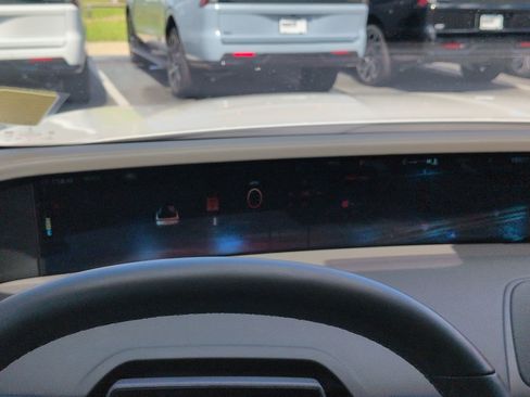 Certified 2025 Lincoln Nautilus Premier AWD/4WD image 27