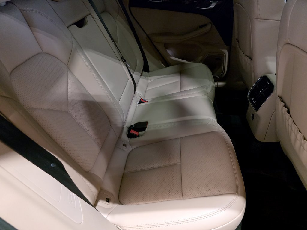 Certified 2026 Porsche Macan AWD/4WD image 11