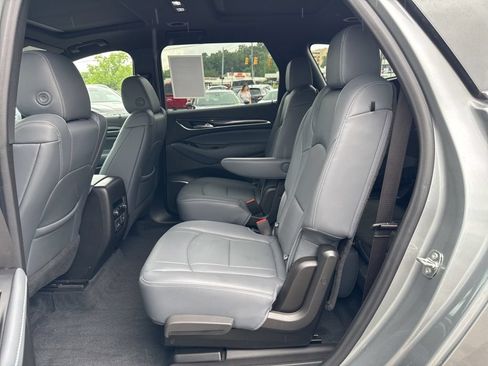 Used 2023 Buick Enclave Essence AWD/4WD image 20
