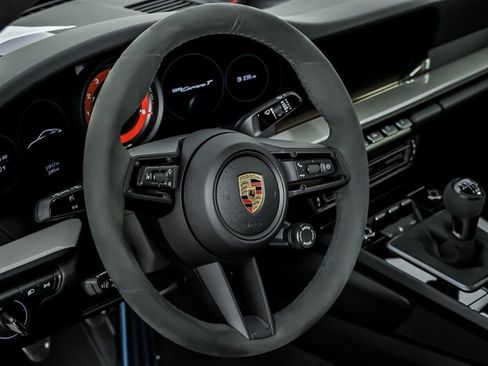 Used 2024 Porsche 911 Carrera T RWD image 21
