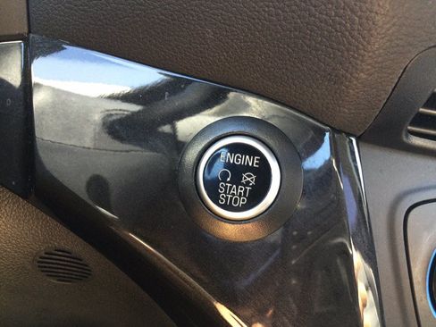 Used 2018 Ford Escape Titanium AWD/4WD image 40