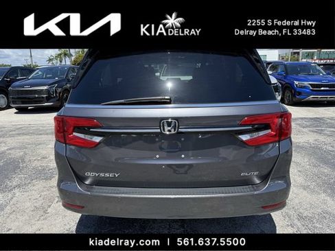 Used 2023 Honda Odyssey Elite image 4