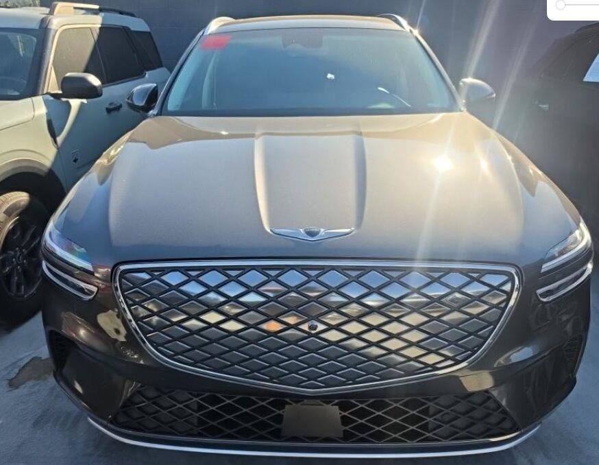 Used 2024 Genesis Electrified GV70 AWD/4WD image 2