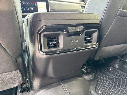 Used 2024 GMC Sierra 1500 AT4 w/ Technology Package AWD/4WD image 19