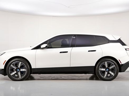 Used 2024 BMW iX xDrive50 w/ Premium Package image 8