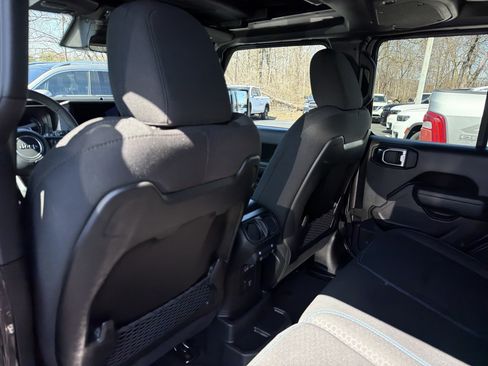 Certified 2025 Jeep Wrangler Unlimited Rubicon 4xe w/ Safety Group image 12