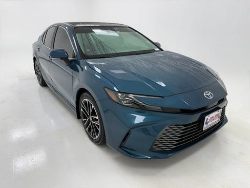 Used 2025 Toyota Camry XLE w/ Premium Package FWD image 2