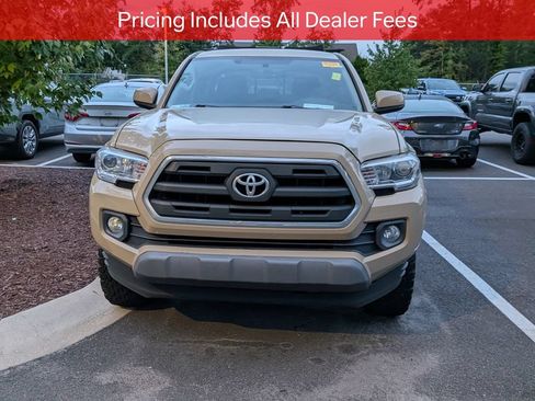 Used 2016 Toyota Tacoma SR5 w/ SR5 Appearance Package (DN) RWD image 2