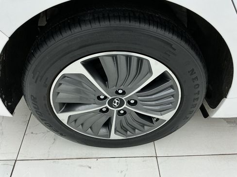 Used 2021 Hyundai Ioniq SE FWD image 46