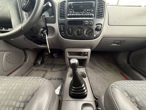 Used 2002 Ford Escape XLS AWD/4WD image 15