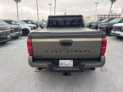 Used 2025 Toyota Tacoma TRD Off-Road image 5