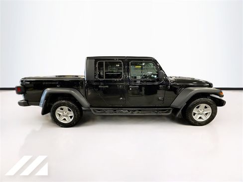 Used 2023 Jeep Gladiator Sport image 4