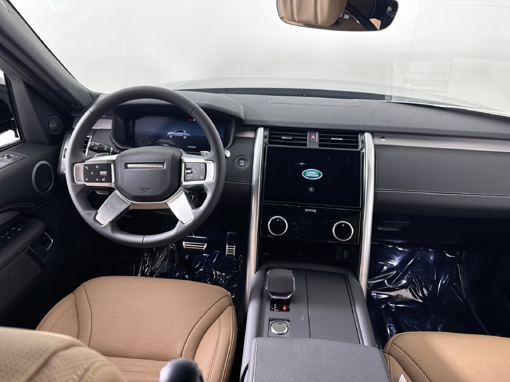 New 2026 Land Rover Discovery Limited Edition AWD/4WD image 19