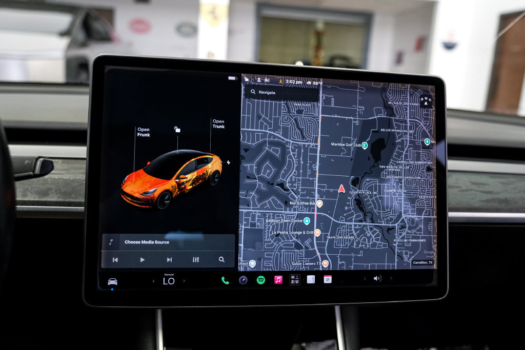 Used 2018 Tesla Model 3 Long Range RWD image 21
