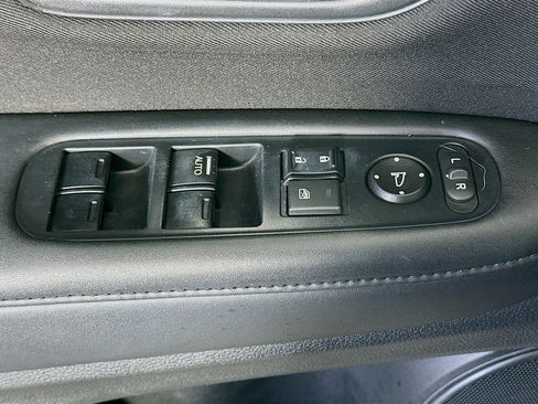 Used 2017 Honda HR-V LX image 15