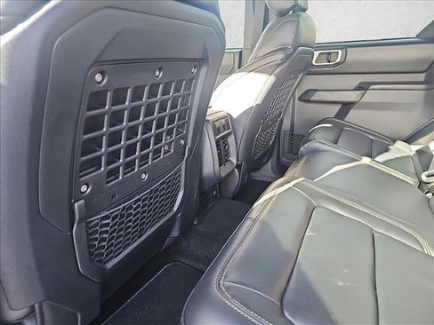 New 2025 Ford Bronco Badlands image 11