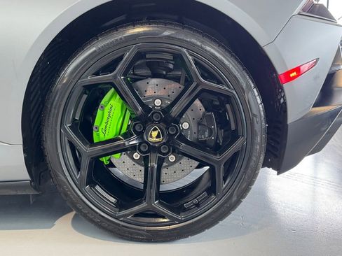Used 2023 Lamborghini Huracan EVO image 26