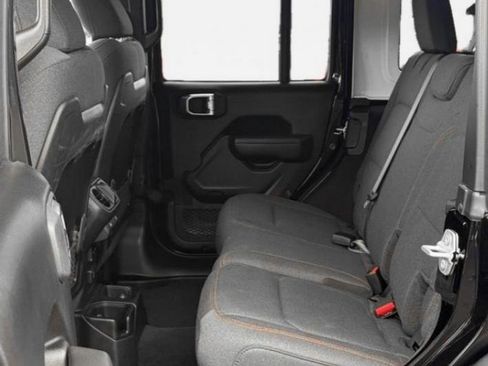 Used 2024 Jeep Wrangler Unlimited Rubicon image 13