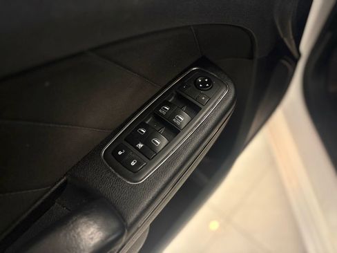 Used 2020 Dodge Charger SXT w/ Blacktop Package image 25