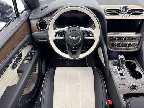 New 2026 Bentley Bentayga AWD/4WD image 10